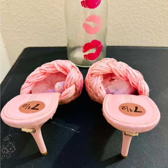 “Guess” NEW BARBIE LOOK !Heels 7..5 Barbie Pink NEW! - Picture 10 of 16